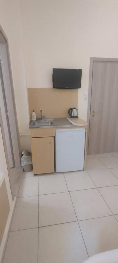 Sweetmar Guestrooms-Ground Floor Kos Town Ngoại thất bức ảnh