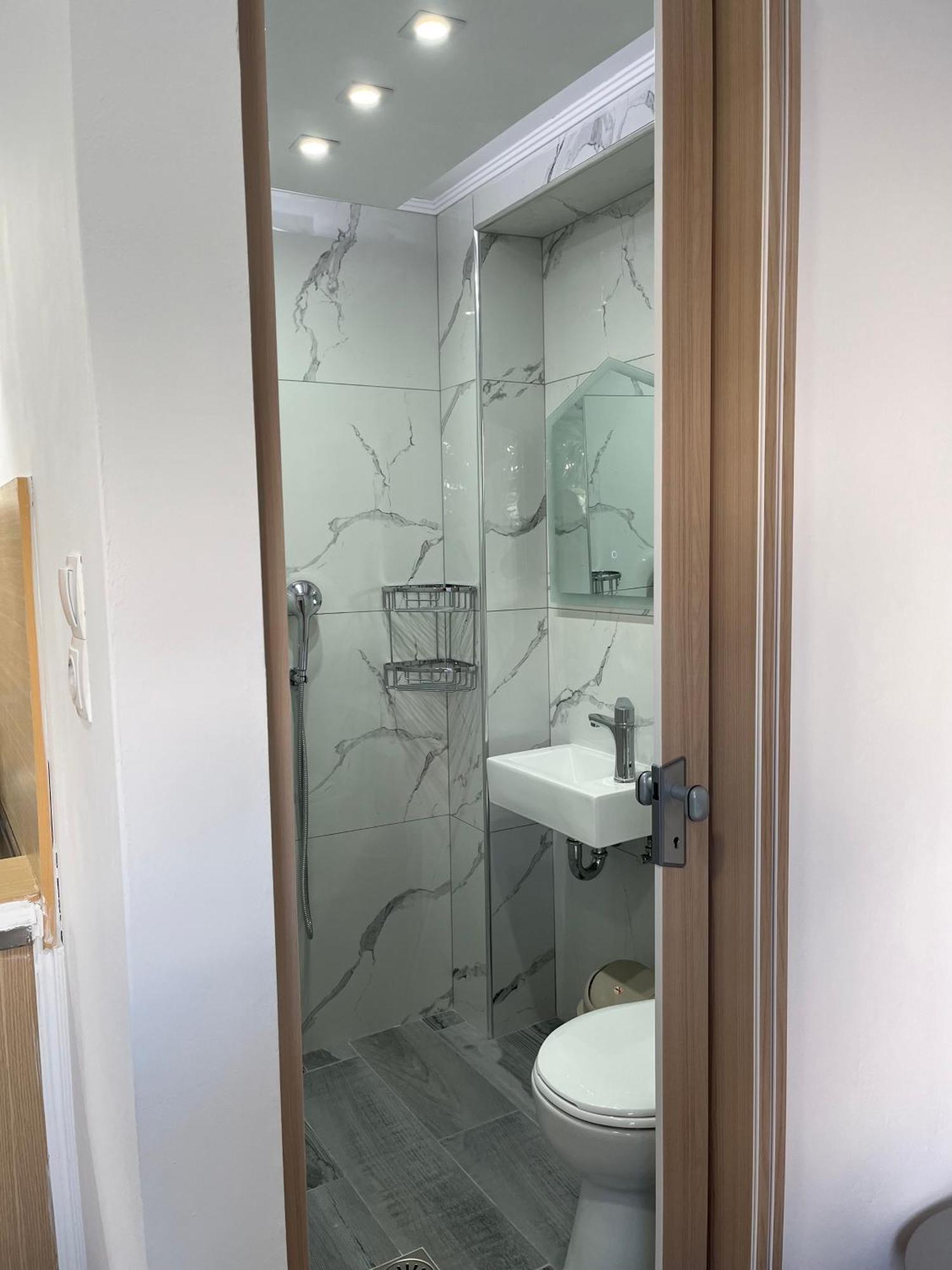 Sweetmar Guestrooms-Ground Floor Kos Town Ngoại thất bức ảnh